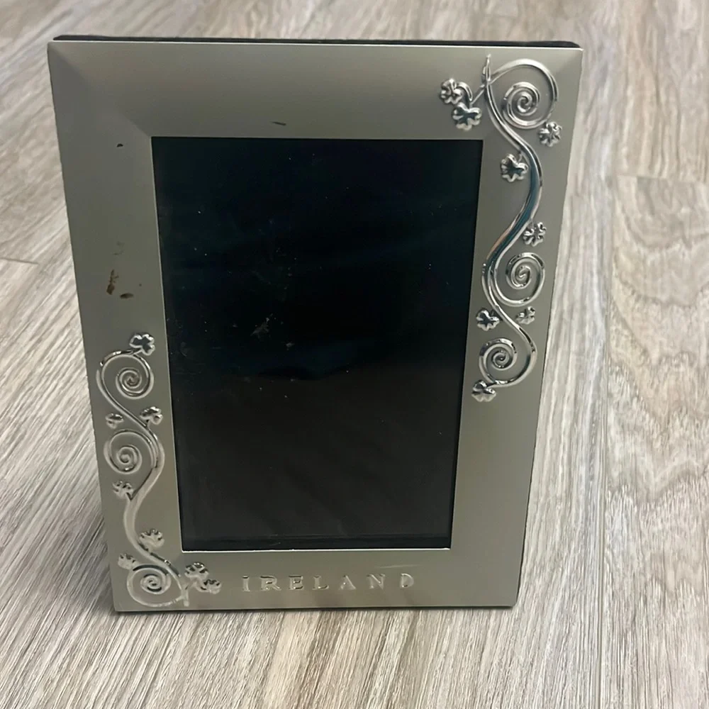 Silver 4x6 “Ireland” frame lovingly used as seen in photos